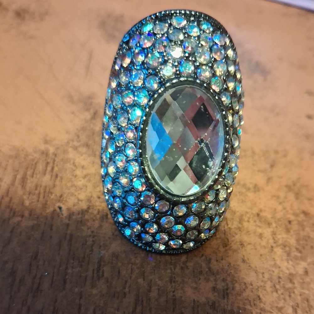New Very Fancy And Very Sparkly Stretchy Ring